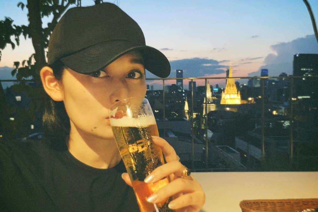 佐藤乃莉のインスタグラム：「🍻✨  #乾杯#ビール#テラス」