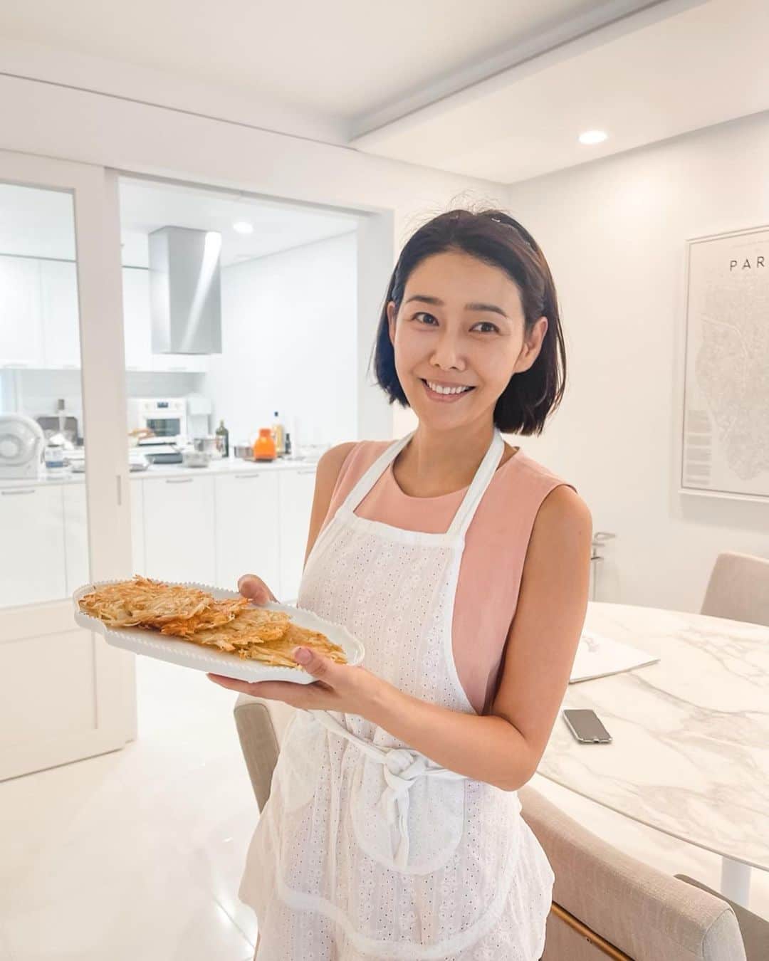 パク・タミのインスタグラム：「- ‘언니 음식 하는 사진 예쁘게 찍어줘야지.??’ 정말 예쁘게 찍어주었네~~ 고마워~ㅎ  종일 사랑스러운 아이들과 함께한 찐행복 보고싶을거야 ㅜㅜ 이안,조단,유미.. 윈터에도 오자🤣」