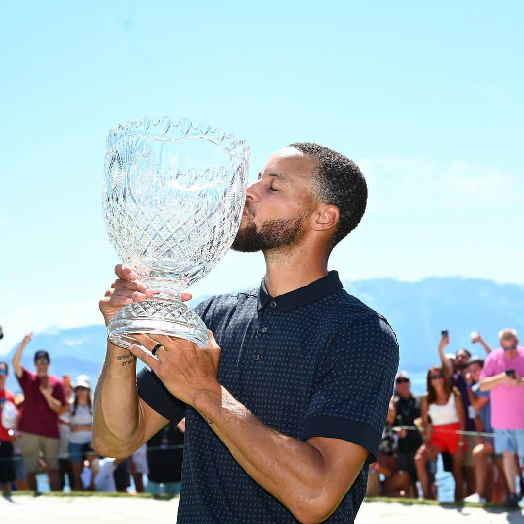 ステフィン・カリーさんのインスタグラム写真 - (ステフィン・カリーInstagram)「Dream come true! Championship flow in Tahoe 🏆 An unbelievable week I’ll never forget…can’t wait to run it back!  @acchampionship @currybrand @callawaygolf」7月17日 10時54分 - stephencurry30