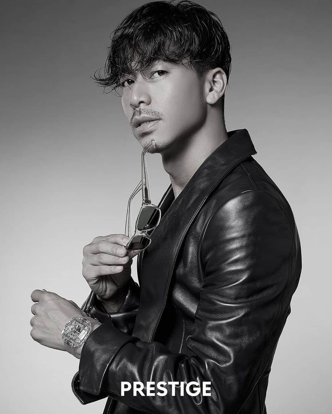 のインスタグラム：「#PRESTIGE_COVERSTAR 7月號封面人物  AKIRA  @exileakira_official 💘  「『有夢想』這件事並不可怕， 努力地接近自己的夢想，其實並不是件奢侈的事。」   - PRODUCTION/WORDS: @gershwin.twn  STYLING: @ailing_tsai  STYLING ASSISTANCE: @kattiepoooh  PHOTOGRAPHY: @tienjen0720  VIDEOGRAPHY: @ailing_tsai 、 @kattiepoooh  MAKE UP:  @happyyali  - #COVERSTAR #AKIRA #JULY #COVER  #封面人物 #PRESTIGETAIWAN #PrestigeCover #PrestigeTW #HUBLOT #GUCCI #ralphlauren @hublot_Taipei @gucci  ✨記得關注 @prestigetaiwan 取得最新品味資訊」