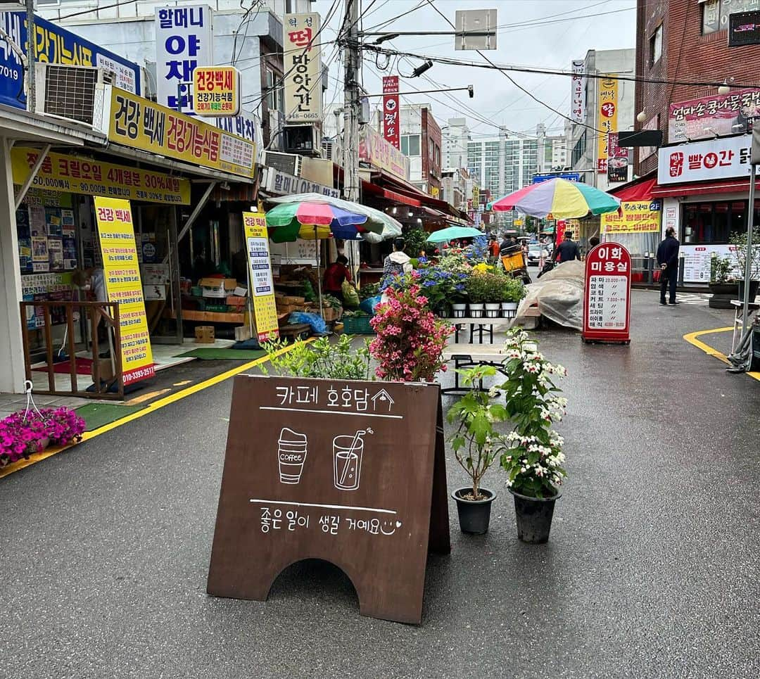 野呂佳代さんのインスタグラム写真 - (野呂佳代Instagram)「韓国ロケの思い出🇰🇷 ・ といっても、時間に余裕が全くなく💦移動→ロケの繰り返しであんまり写真がないんですけど とても楽しかったです‼️普段会話できない方達とお話沢山出来たし、 パラサイトと梨泰院クラスのロケ地行けたし‼️ 美味しいものは沢山食べたし‼️お仕事で行けてよかったです😆笑 #韓国 #パラサイト半地下の家族  #梨泰院クラス #パラサイト半地下の家族ロケ地  #梨泰院クラスロケ地  #韓国屋台  #韓国地元メシ  #世界未開グルメ」7月17日 9時37分 - norokayotokyo