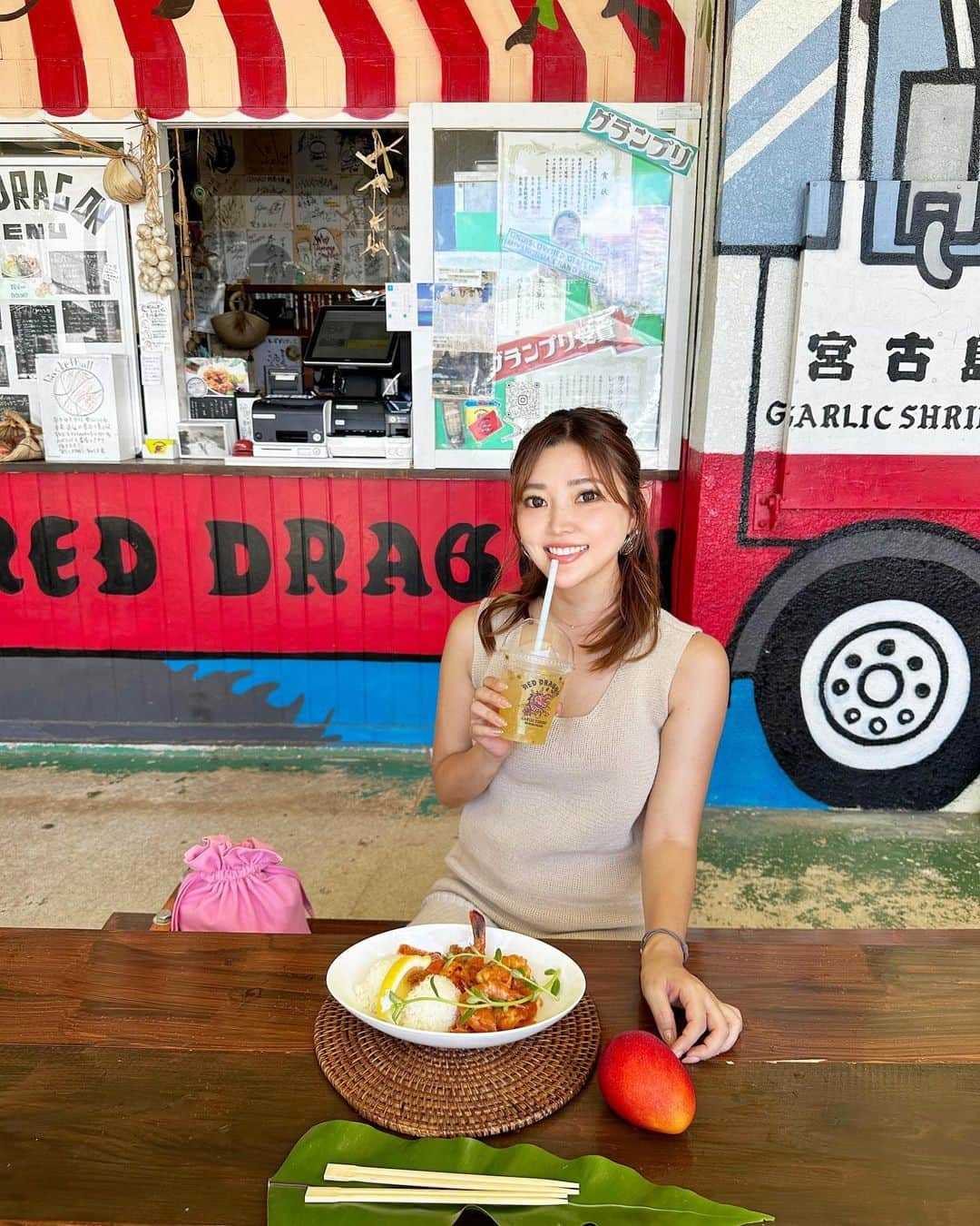 池田沙代のインスタグラム：「@reddragon.miyakojima 🦐 ここのガーリックシュリンプが だーいすき🥹🩷  宮古島行くと毎回行きたい🥹🩷🩷🩷 店主の方も優しいんだ☺️✨  #ガーリックシュリンプ #garlicshrimp」