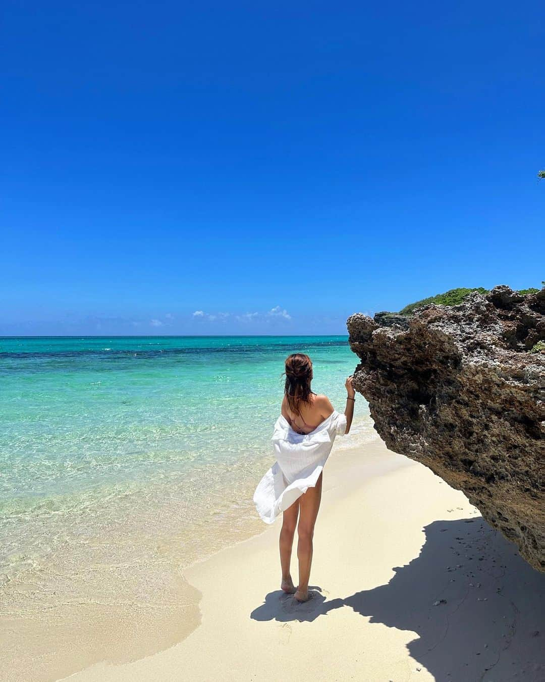 池田沙代のインスタグラム：「毎日晴れてくれてありがとう🥹☀️🩷  髪の毛長いほうが 後ろ姿の少年感ないね🤣笑」