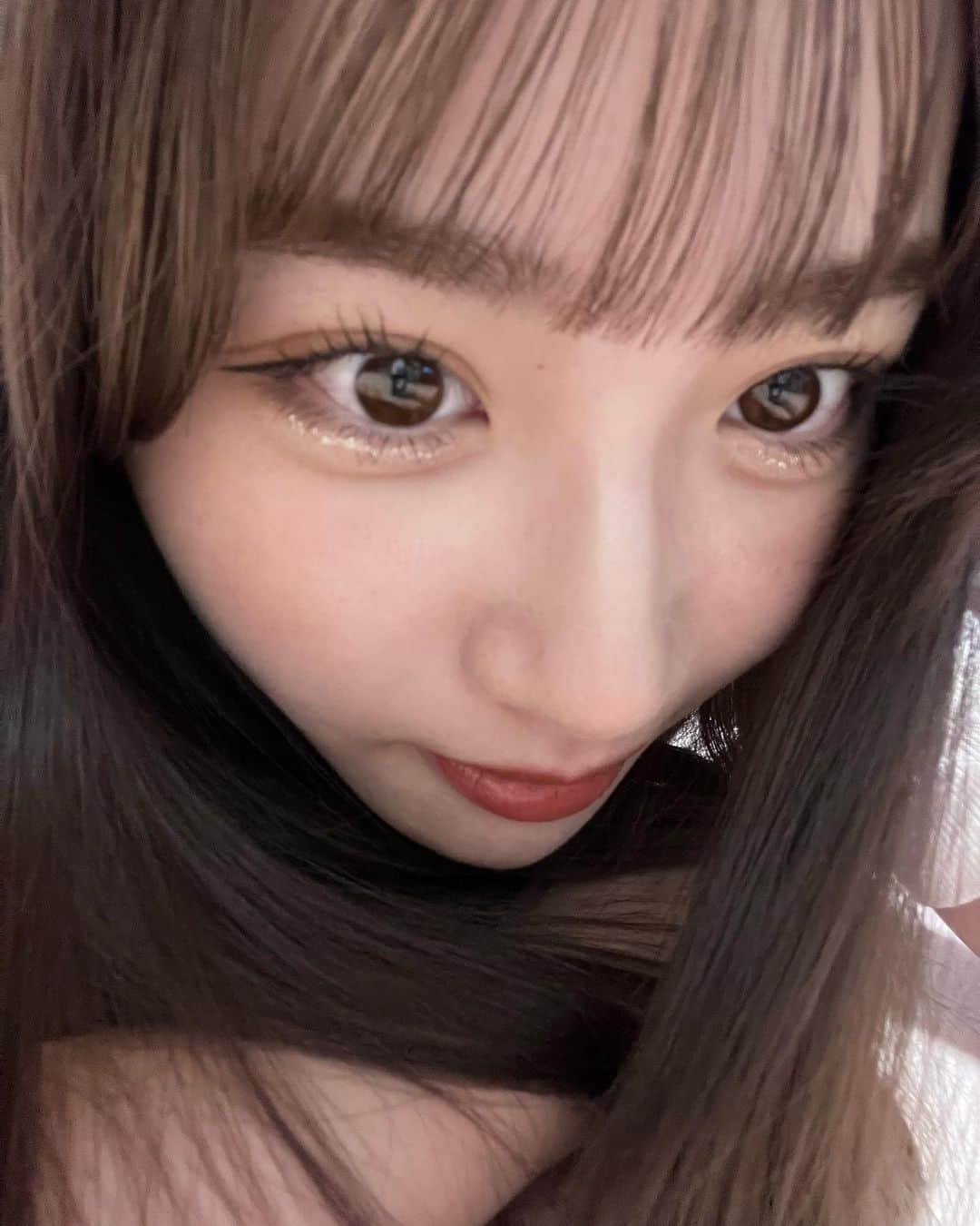 若林真帆のインスタグラム：「最近暑すぎるよ〜あ、髪染めました🐮」