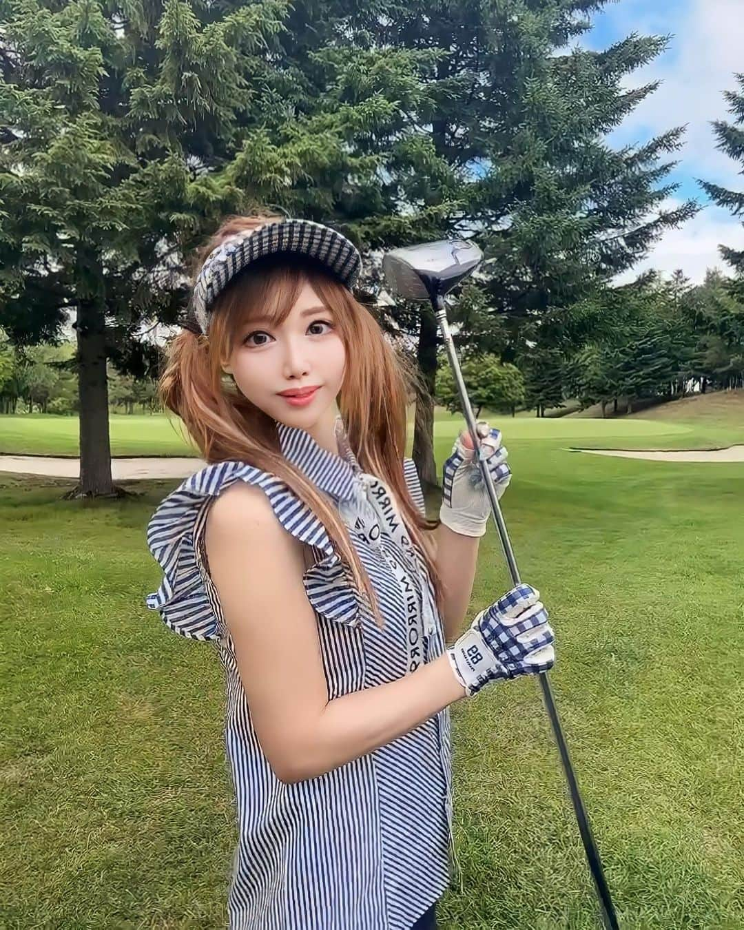 北山美奈さんのインスタグラム写真 - (北山美奈Instagram)「今年は何回ゴルフ行けるかな？⛳️ 下手ですがゴルフ同伴のお誘いお待ちしてます😆 この日のスコアは115でした ゴルフマニアとかでないのでいちいちガチコメントは要りませんよ🫢 本業ホステスなので💓💓 イケぽちゃ嫌いでないww💦  #バルセロナグループ #ラウンジ凛 #札幌 #すすきの #ススキノ #キャバクラ #キャバ嬢 #キャバクラ嬢 #ニュークラブ #ニュークラ #ニュークラ嬢 #キャバ #ラウンジ #ラウンジ嬢 #ガールズバー #ホステス #すすきのキャバクラ #すすきのキャバ嬢 #すすきのグルメ #札幌旅行 #美人 #美女 #可愛い #可愛い女の子 #ゴルフ #ゴルフ女子 #ゴルフウェア #ゴルフ場 #ゴルフファッション」7月17日 2時18分 - rin_minakitayama