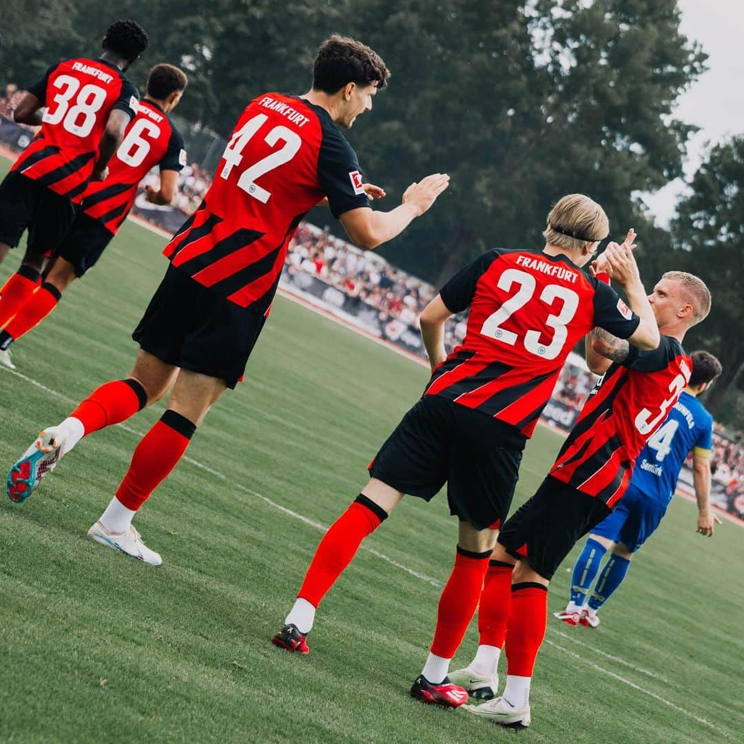 フィリップ・マックスさんのインスタグラム写真 - (フィリップ・マックスInstagram)「First test done ✔️ we keep going! @eintrachtfrankfurt」7月17日 3時07分 - p.max31