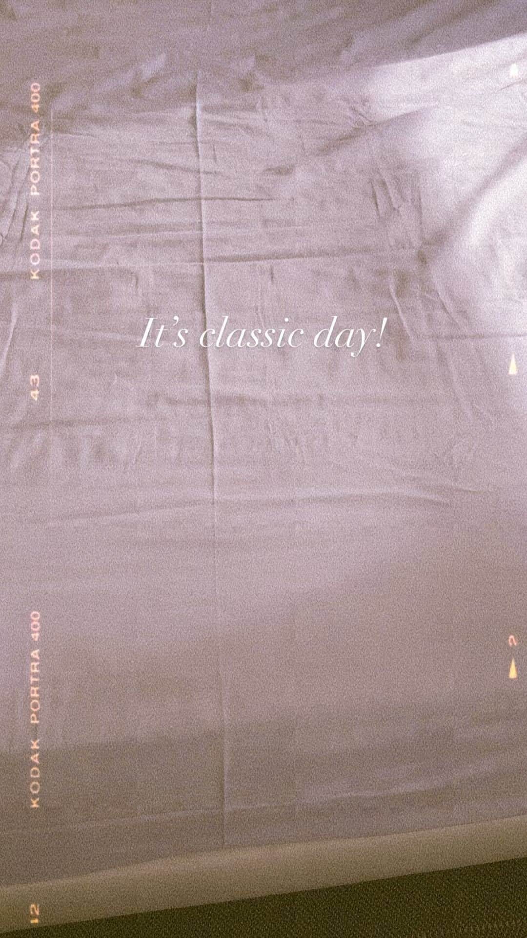 ゾージア・マメットのインスタグラム：「Sunday classic 🦄🦄🦄」