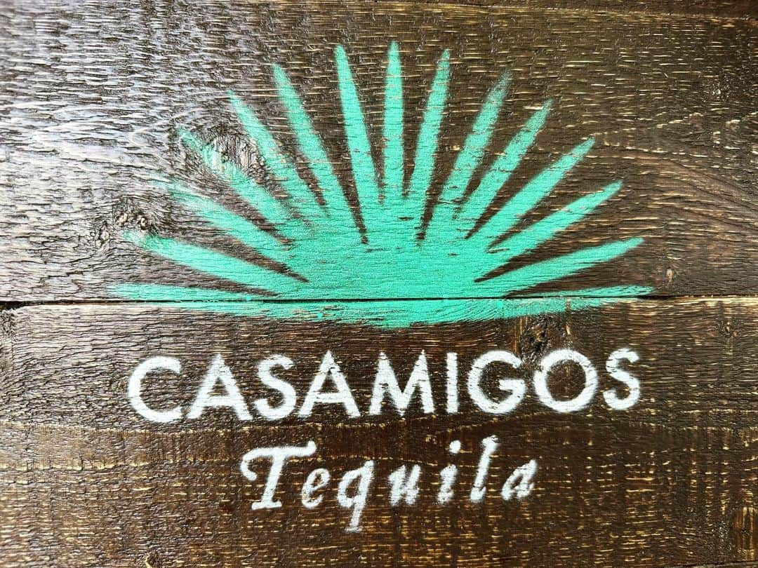 ブライアン・オースティン・グリーンのインスタグラム：「So, I turned 50 yesterday and Sharna threw me an amazing surprise party full of great people. Casamigos set up a bar and had custom BAG drinks for guests. It was amazing. Thanks @casamigos. George and Rande, you guys really did create some delicious and fun tequila’:)))」