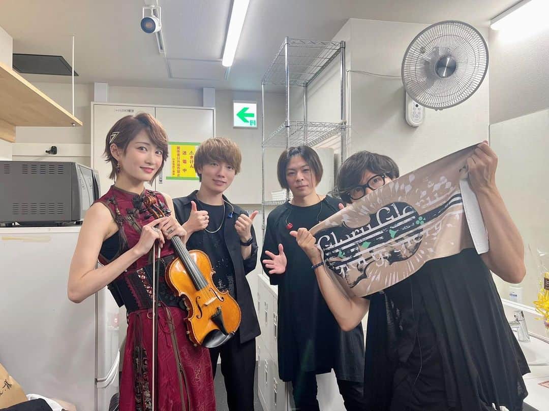 AYASAさんのインスタグラム写真 - (AYASAInstagram)「🎻♠︎ Ayasa LIVE TOUR2023 〜Glory,Glory〜 7/15(土)SPADE BOX(名古屋)  久しぶりの名古屋ワンマン✨ 懐かしのSPADE BOX♠︎ ライブハウスならではの熱気と湿度高めのアツいお時間❤️楽しすぎてあっという間でした🥰 ツアー初日を見届けて下さった皆様ありがとうございました♠︎  🎸土方理久音 🎸okamu. 🥁関口孝夫 ・ ・ #あやさglglツアー  #名古屋spadebox  #Ayasa #バヨリン弾き  #あやたみんず」7月17日 3時50分 - ayasa_doya
