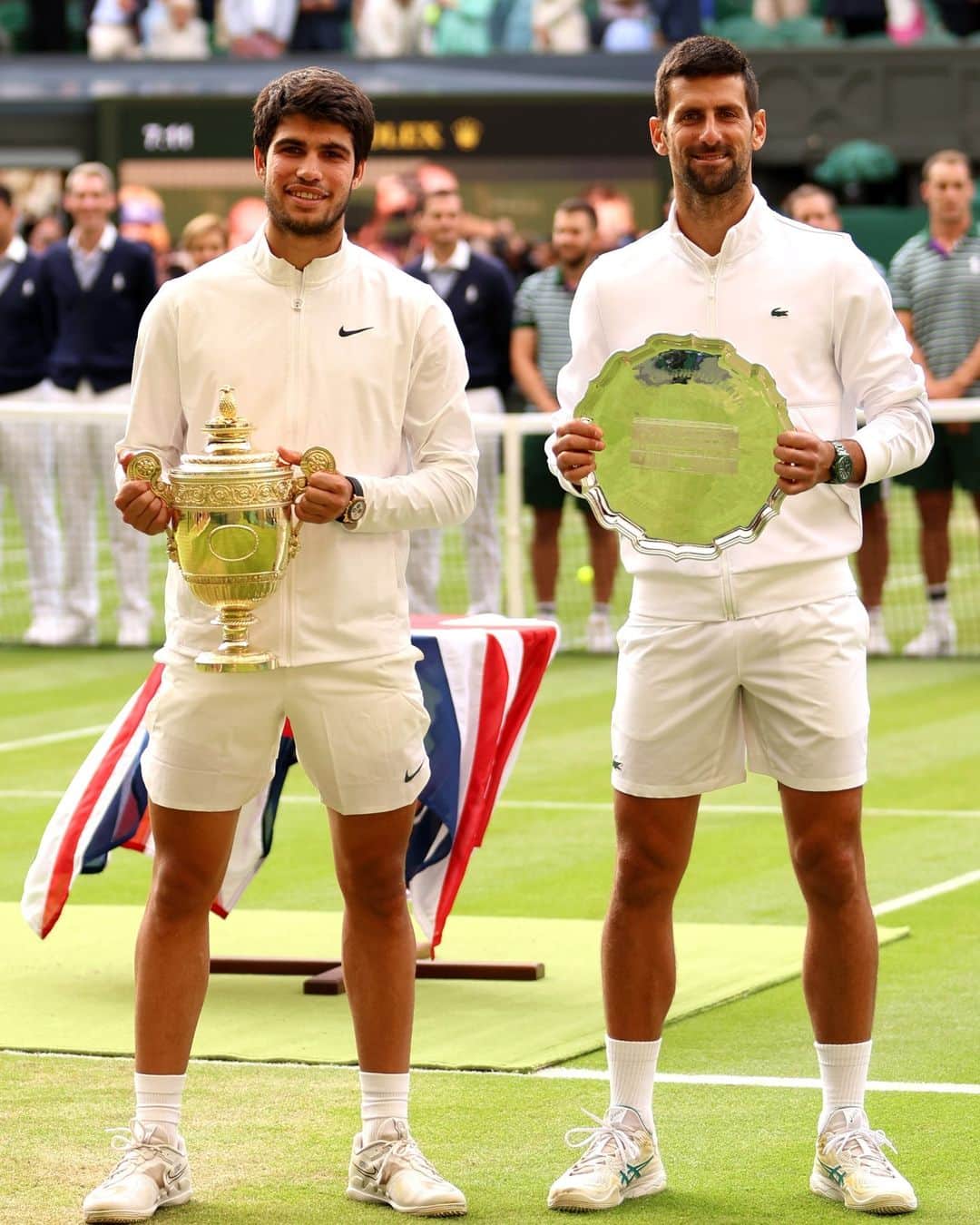 Vogueさんのインスタグラム写真 - (VogueInstagram)「The weather in London today was cloudy and mild, a far cry from today’s epic tête-à-tête. #Wimbledon finally gave Serbia’s Novak Djokovic (@djokernole), 36, and Spain’s Carlos Alcaraz (@carlitosalcarazz), 20, the contest that tennis fans had been waiting for. The victor? Alcaraz, after a thrilling four-and-a-half-hour match that saw him take the title. After his win, Alcaraz acknowledged just how special it was to win a major against “a legend of our sport.”  Tap the link in our bio for all the details.」7月17日 3時53分 - voguemagazine