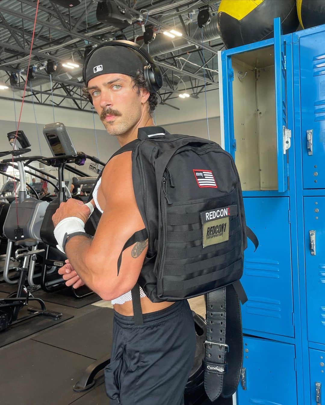 Steven Kellyのインスタグラム：「vacation pumps - fueled by @redcon1 supplements (code skelly)」