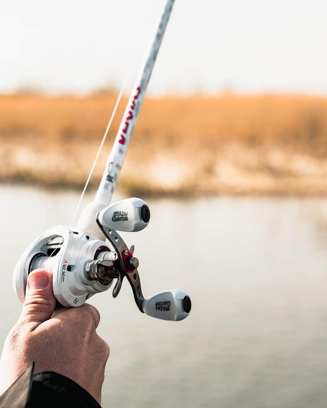 アブガルシアさんのインスタグラム写真 - (アブガルシアInstagram)「The Veritas PLX combo is paired perfectly for exceptional performance on the water. Powerlux technology allows Veritas rods to be more sensitive & lightweight, without sacrificing strength & durability.   #AbuGarcia #FishToWin #bassfishing #veritas」7月17日 4時30分 - abugarcia_fishing