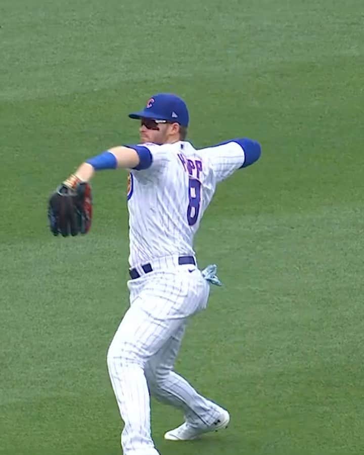シカゴ・カブスのインスタグラム：「Ian Happens to have a strong arm in the outfield.」