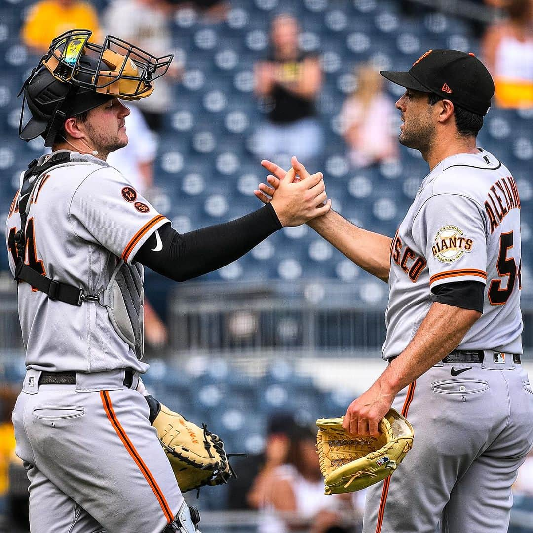 サンフランシスコ・ジャイアンツさんのインスタグラム写真 - (サンフランシスコ・ジャイアンツInstagram)「Broom or Bust」7月17日 5時04分 - sfgiants