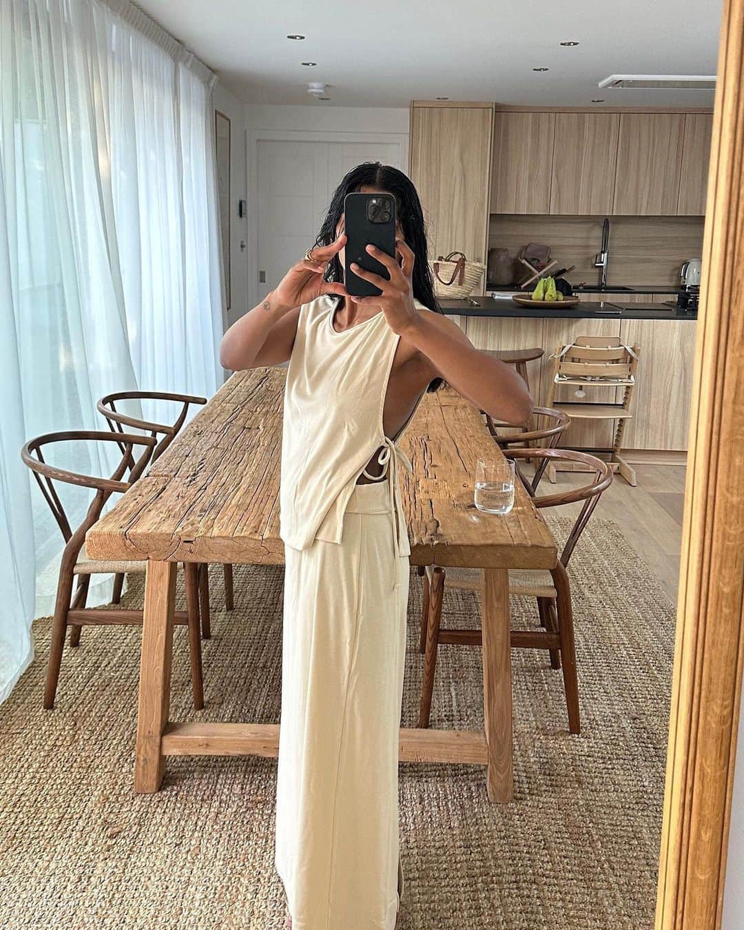 freepeopleのインスタグラム：「No Sunday Scaries... just @monikh in the perfect free-est set. Link in bio.」