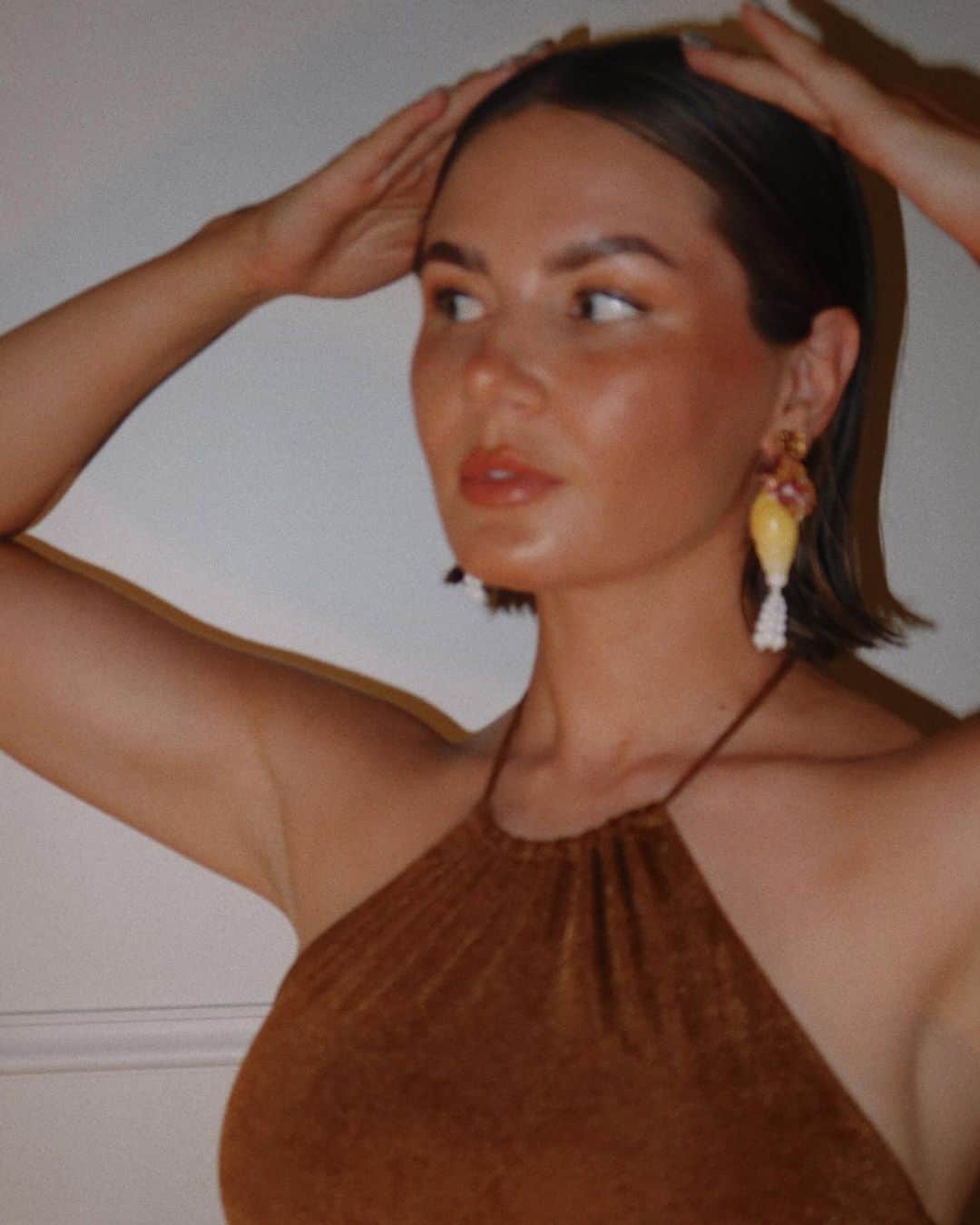 Amber Fillerup Clarkのインスタグラム：「Short 🤭 spur of the moment haircut by @davidavidavid inspired by my Rosie Belle 🔔」