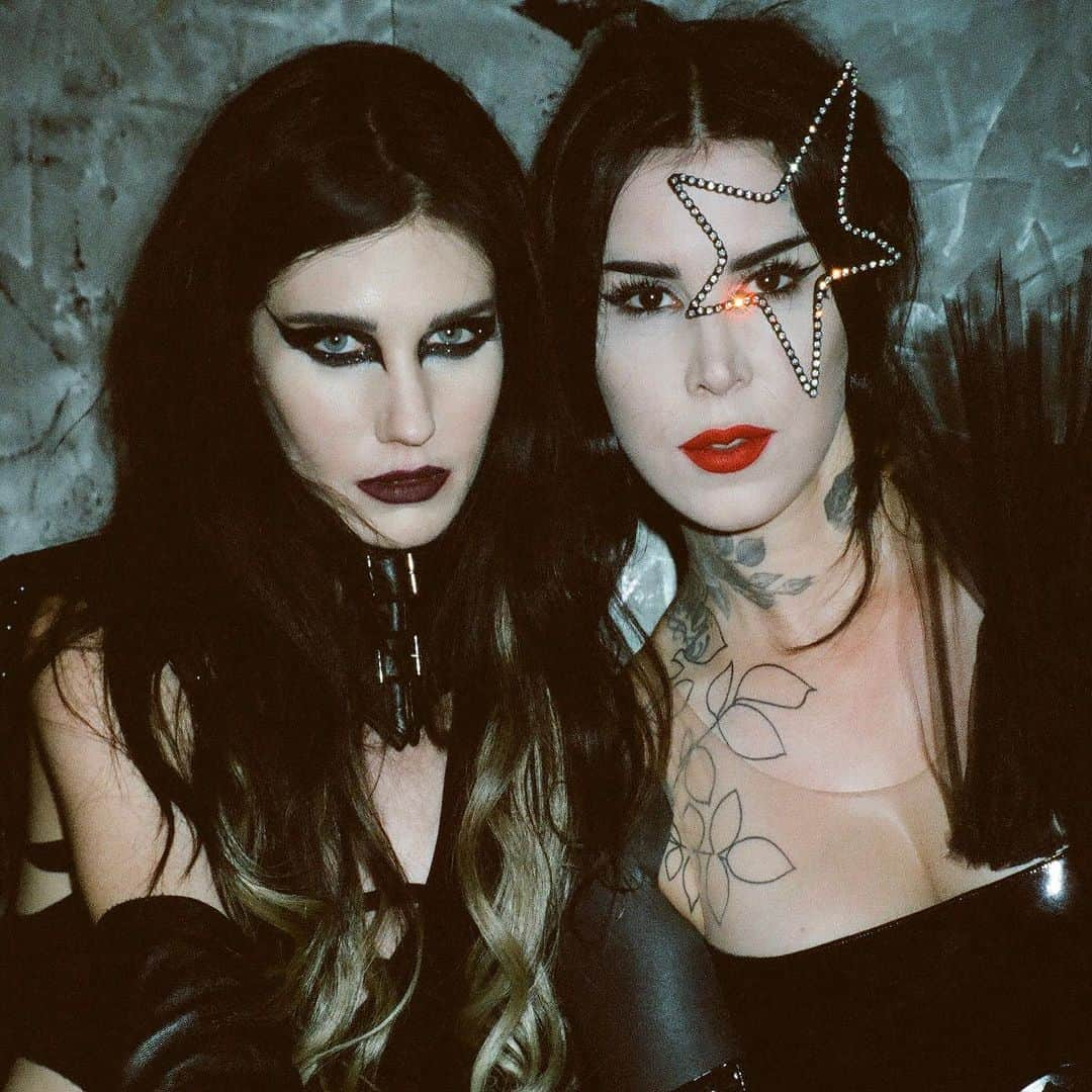 Kat Von Dのインスタグラム：「Happiest Birthday to my beloved friend, bandmate and sis I always wanted @sammidoll !! 🖤❤️🖤❤️」