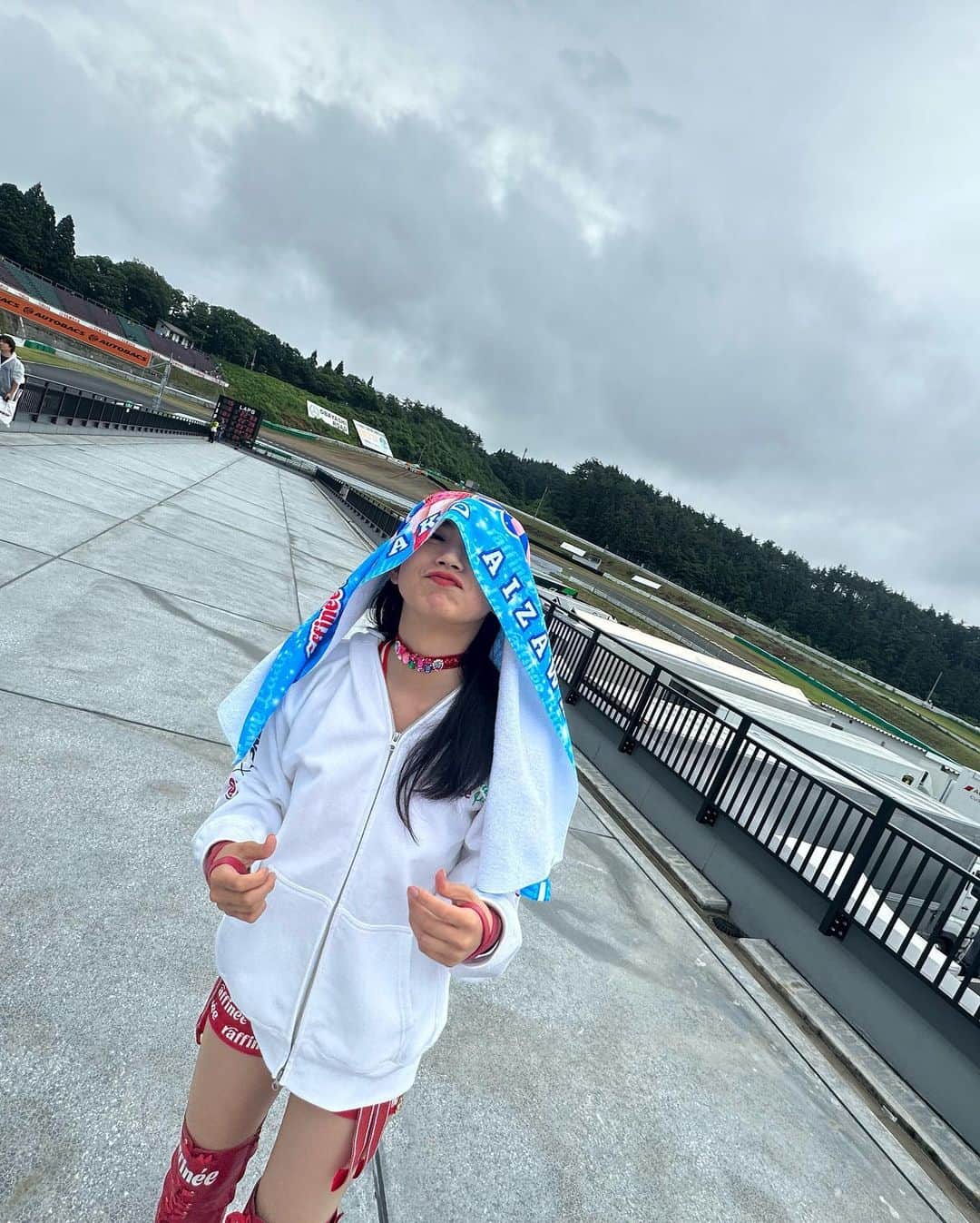 相沢菜々子さんのインスタグラム写真 - (相沢菜々子Instagram)「raffinee Ladyタオル☺️ 薄くて持ち運びやすい〜 めっちゃ汗吸うので普通に使ってます🤣」7月17日 11時03分 - nanako_aizawa