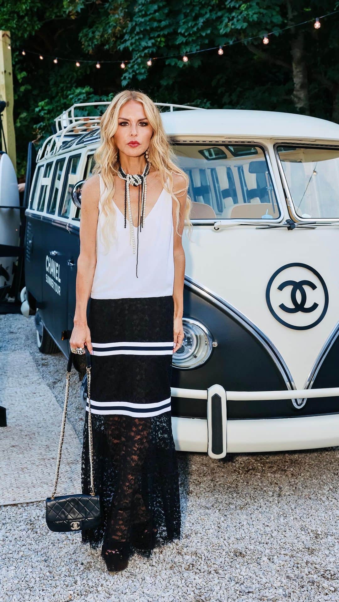 レイチェル・ゾーのインスタグラム：「Another night to remember with  @chanelofficial filled with great friends and the beautiful talented DJ @isabellamassenet ..please count me in for the #CHANELontour I will happily roll in the @chanelofficial 🚐 van and ride the surf board for life 🖤 🤍🖤🤍 Wearing vintage Chanel Dress @whatgoesaroundnyc and my personal vintage Chanel jewels」