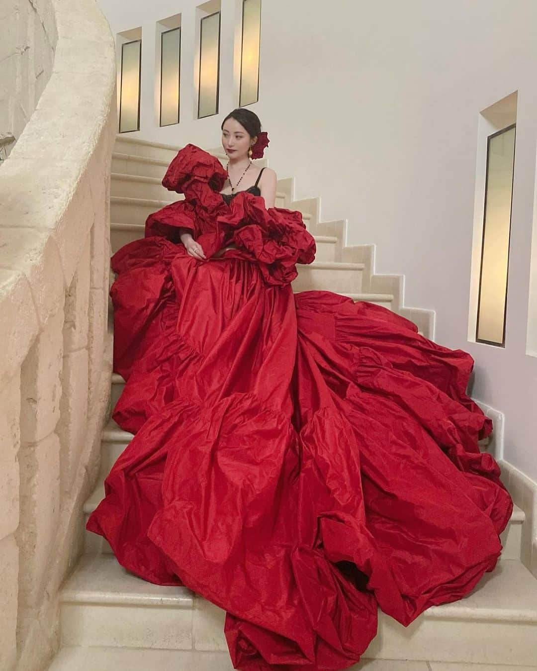 平田りえさんのインスタグラム写真 - (平田りえInstagram)「Wore this amazing gown at DG Alta Moda show🥀」7月17日 6時13分 - riehirata0315