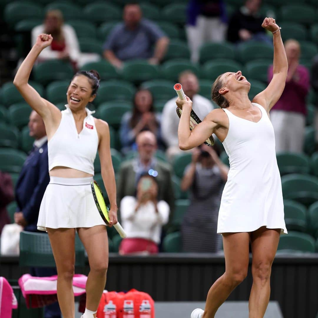 WTA（女子テニス協会）さんのインスタグラム写真 - (WTA（女子テニス協会）Instagram)「In a league of their own ✨  9th career title as a pair🏆 26th tournament together 🤝 2nd @wimbledon title 🌱  Round of applause for your 2023 #Wimbledon champs, @sw.hsieh & @barborastrycova 👏」7月17日 6時20分 - wta