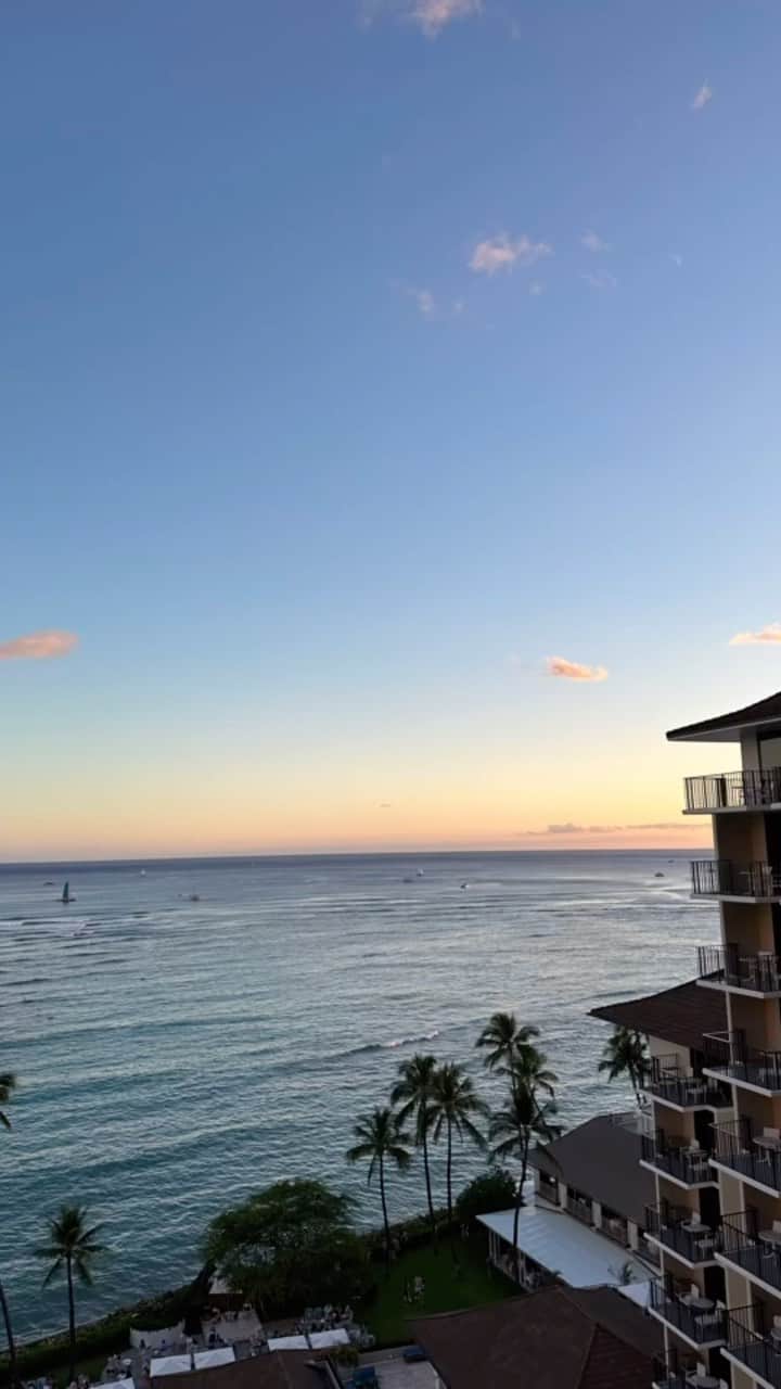 政岡まなみのインスタグラム：「Hawaii🌈🌅  リールちょっとずつ作ろ🥰  #hawaii #waikiki #alamoana #ハワイ #ハワイ旅行 #ハワイグルメ」