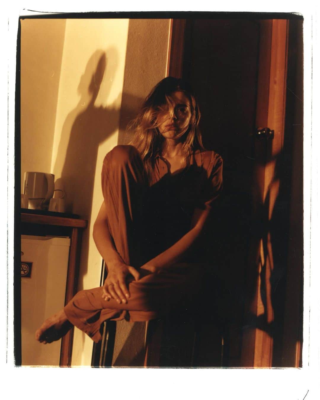 Victoria Leeのインスタグラム：「Outtakes 🖤 2019 @darren_mcdonald for @side__note  @karla_clarke  @stephanie_huxley  @gillielove  @darenborthwick  @kristiewalden」