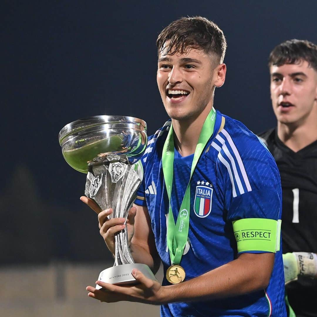 UEFA.comさんのインスタグラム写真 - (UEFA.comInstagram)「Oh what a feelin’ 🇮🇹🤩🏆 #U19EURO」7月17日 6時32分 - uefacom