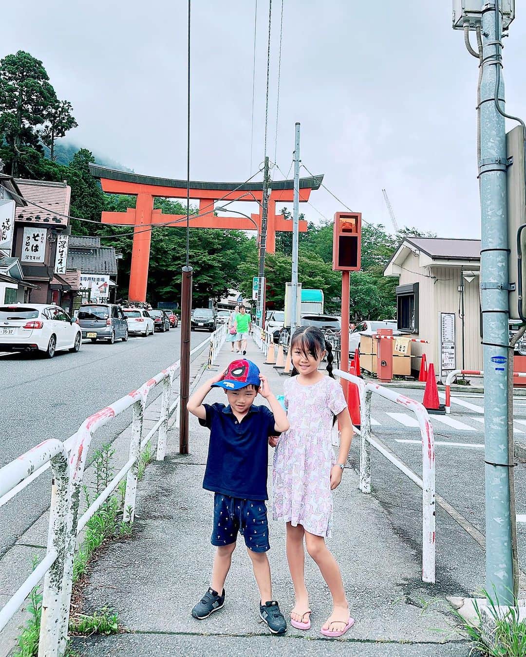 小林明実のインスタグラム：「子供達の夏休み🌻 箱根から伊豆に 行って来ました✨  #夏休み #旅行」