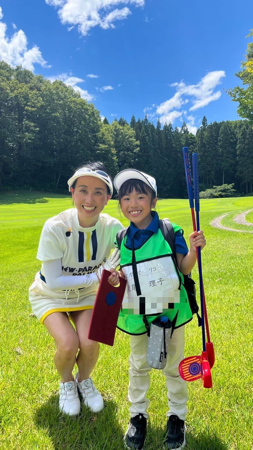 東尾理子のインスタグラム：「第20回スナッグゴルフ全国大会⛳️ ドリームチームの一員として参加させていただきました！ 毎年解説をさせて頂いている大会に、初めてプレーヤーとしてラウンドしました💡 いや〜、思っていたより難しかった😅 傾斜と距離感、なかなかコントロールしきれなかったよ💦 子どもたち、上手い❗️  #スナッグゴルフ #jgto」