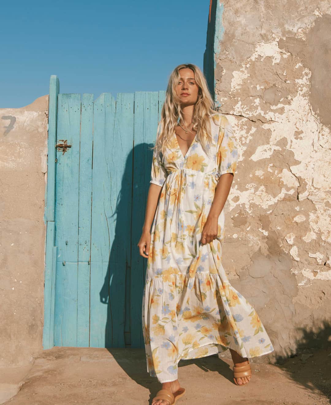 BILLABONG WOMENSのインスタグラム：「She’s a sunshine girl at heart...」