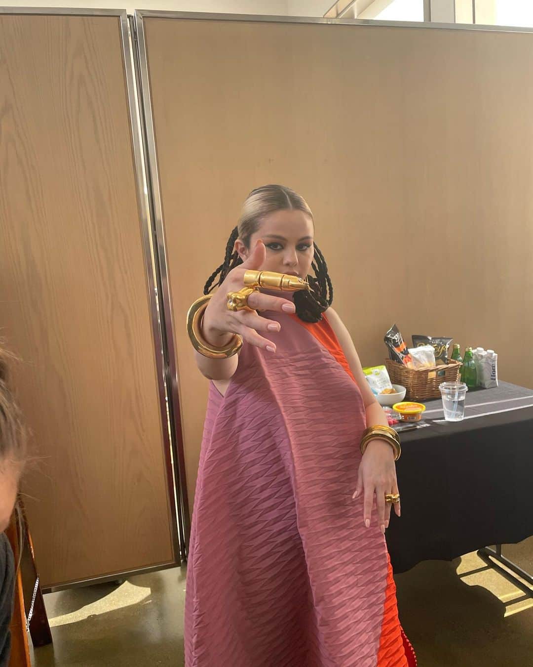 セレーナ・ゴメスのインスタグラム：「👱🏼‍♀️」