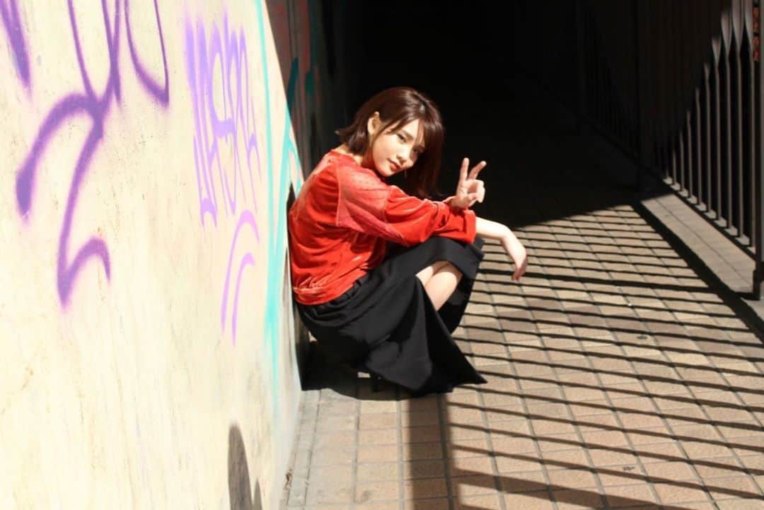 西沢幸奏さんのインスタグラム写真 - (西沢幸奏Instagram)「おはよう！今日も暑いので気をつけて😵 頑張りすぎない、でも大切なことは忘れないように。  #懐かしい画像を投稿して行くシリーズ #exina #shienanishizawa #anime #animesong #anisong #アニソン #西沢幸奏 #singer」7月17日 9時13分 - shiena_nishizawa