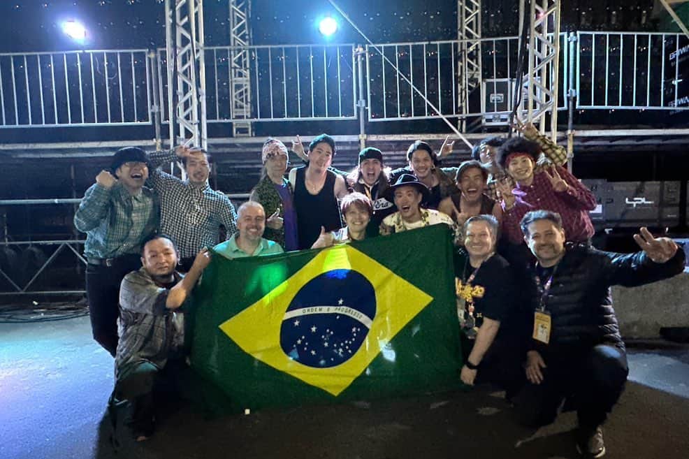 FLOWさんのインスタグラム写真 - (FLOWInstagram)「Obrigado a todos que vieram ver nosso show em São Paulo. Você são demais!!!! Nós definitivamente vamos voltar pro Brasil!! @animefriends   Thank you to everyone who came to our show at Anime Friends in Brazil!! We had a blast!!  サンパウロのアニメフレンズの2日目のライブに来てくれたみなさんありがとうございました！最高です！ またブラジルに戻ってきます！」7月17日 9時18分 - flow_official_japan