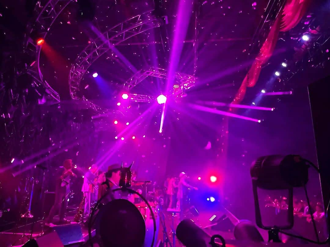 クレイジーケンバンド【公式】さんのインスタグラム写真 - (クレイジーケンバンド【公式】Instagram)「JOIN ALIVEありがとうございました！ 出演したステージ「VELVET CIRCUS」はその名の通りサーカスのテント、北海道とは思えない熱気に包まれ渦を巻いておりました。 お客様、スタッフの皆様本当にありがとうございました。今後ともCKBをよろしくお願いいたします。 フェス、シャイコー！  byスタッフ  #クレイジーケンバンド #crazykenband #横山剣 #joinalive #岩見沢 #ai」7月17日 9時19分 - crazykenband_official