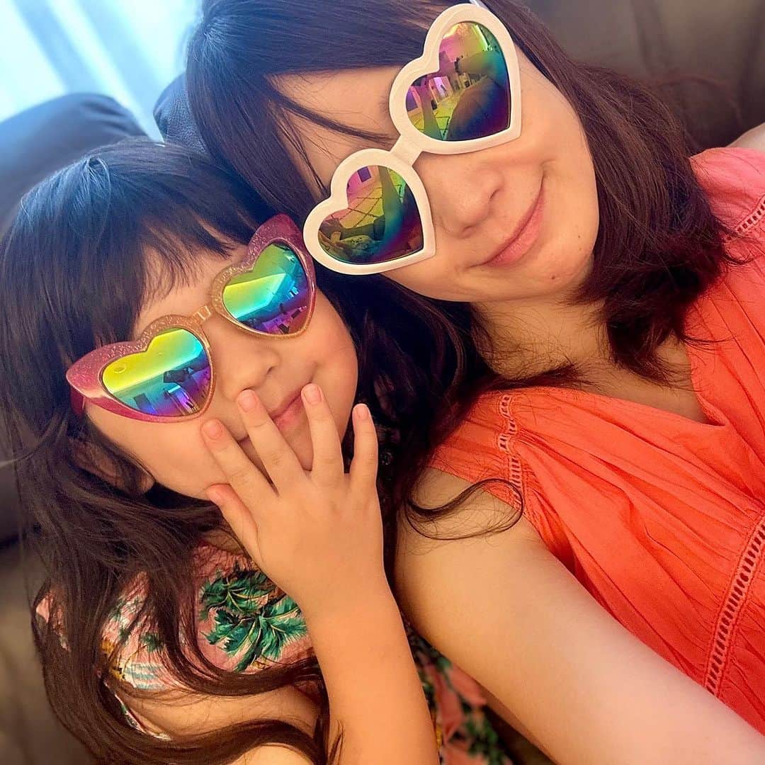 相沢まきのインスタグラム：「よくよく見ると、鼻と口よく似てるなぁ。  #親子　#DNA」