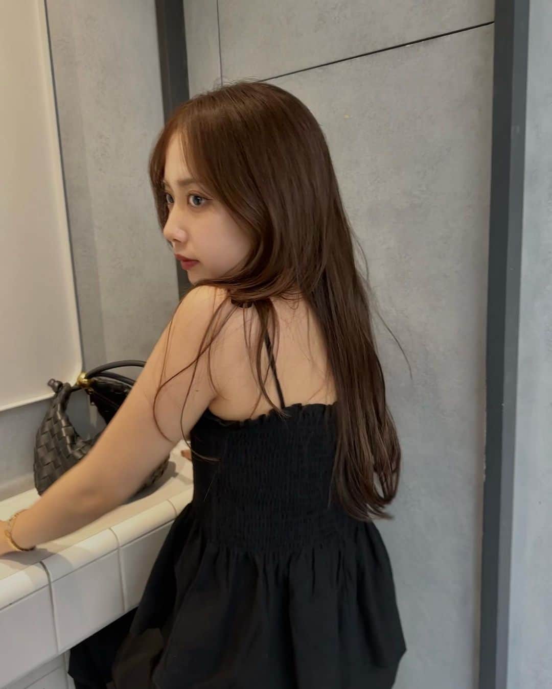 塚本いづみのインスタグラム：「. ギャルマネちゃんと休憩がてらにお気に入りのここ🍦🩶🤘🏽」