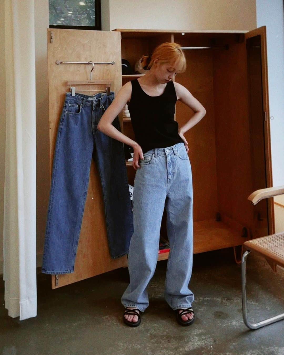 のインスタグラム：「#🖤👖🤍」