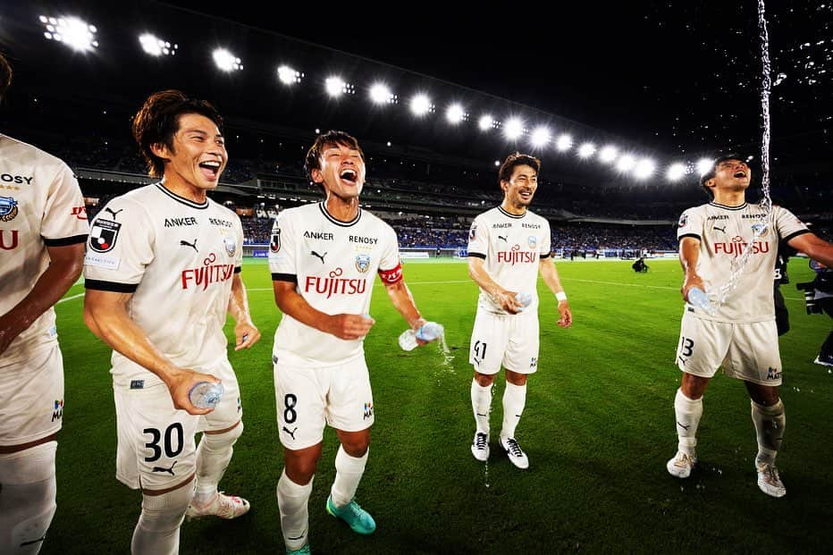 瀬川祐輔のインスタグラム：「. big win🔥⚽️ 次も勝つ！！！  そして、ファン感もありがとうございました！ あの一体感で次の神戸にも勝ちましょう🔥是非スタジアムに足を運んで一緒に闘ってください！！  #川崎フロンターレ #ファン感 #2億4千万の瞳  #連勝連勝連勝」