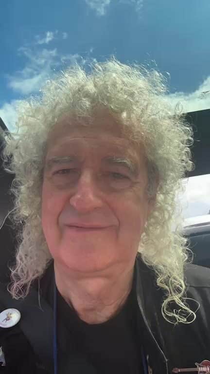 のインスタグラム：「STAR FLEET LAUNCH Part 2  This one loses connection towards the end … so it wouldn’t let me close it. But hopefully the rest is OK - including the announcement of a secret page to order the new Star Fleet pick/sixpence !!! See ya soon ! Bri X」