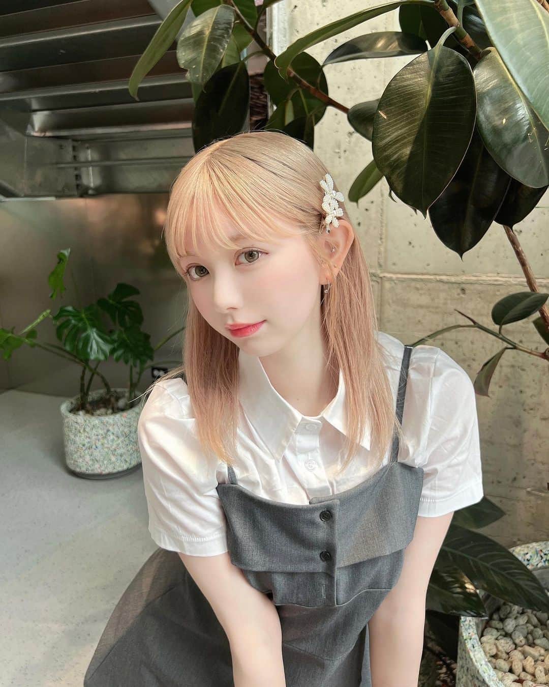 若林萌々のインスタグラム：「3連休だったの今日知ったよー(T . T) みんななにしたの🐈」