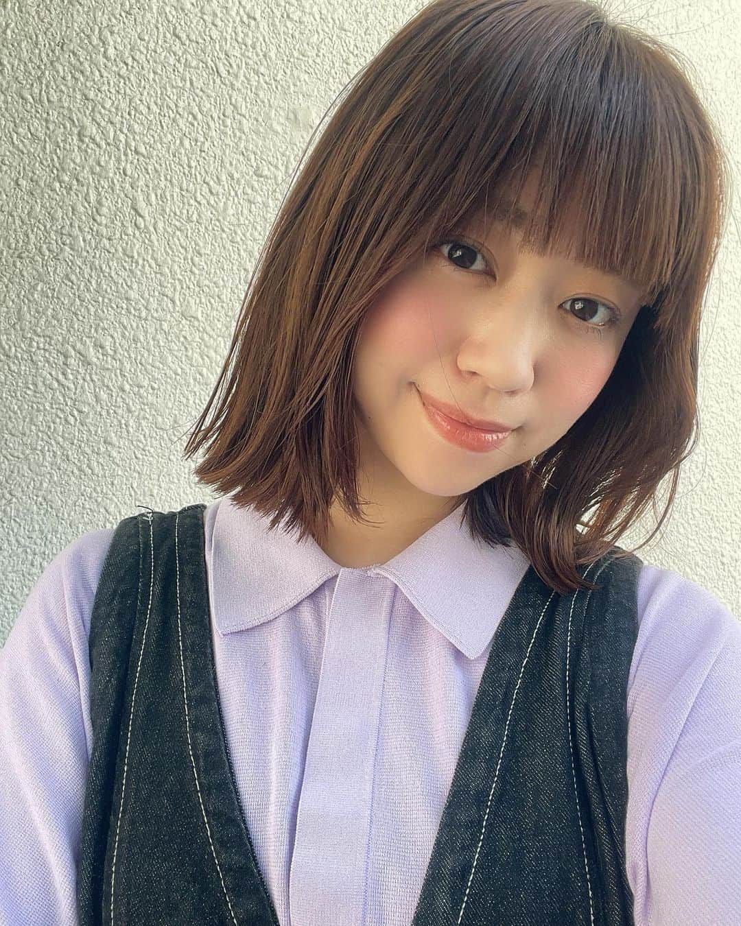 渡辺梨夏子さんのインスタグラム写真 - (渡辺梨夏子Instagram)「３連休いかがお過ごしでしょうか？ ちょっと暑すぎるのと🥵これからやってくる夏のイベントたちも軽やかに楽しめますように✨と久しぶりの長さで切りっぱなしのワンレンカット〜✂︎✂︎✂︎  #週末記録#めも #haircut#✂︎ #ロブ#ロブヘア #切りっぱなし」7月17日 19時17分 - riiiico462