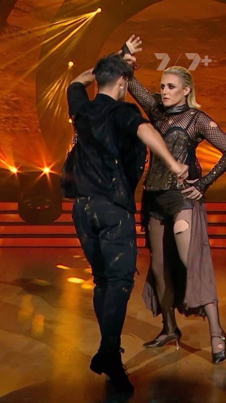サリー・ピアソンのインスタグラム：「What an incredible tango! ✨ #DancingAU」