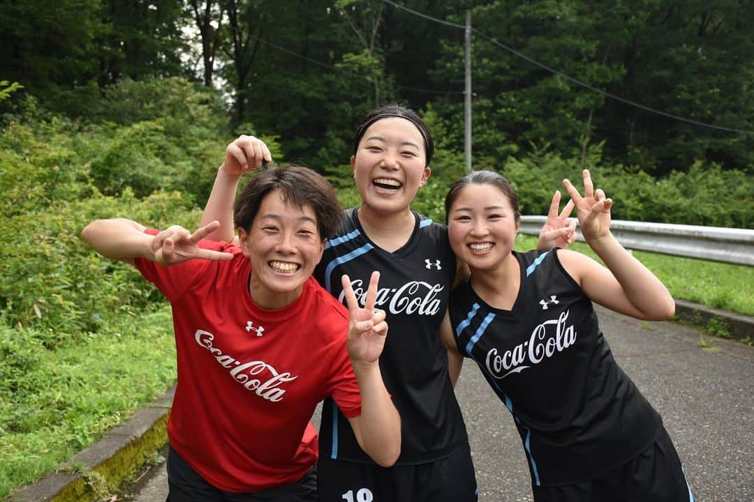 田中秋桜のインスタグラム：「🦖🍫💃🏾 あれ？もう1人どこいった？」