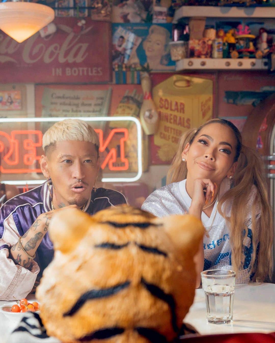 Staxx Tのインスタグラム：「#HowManyTimes MV撮影🎥🎬💥  🕺🏽💃🐯🐸🐼🐤🐻🦙🦌  📸 by @harutaaaaaaa」