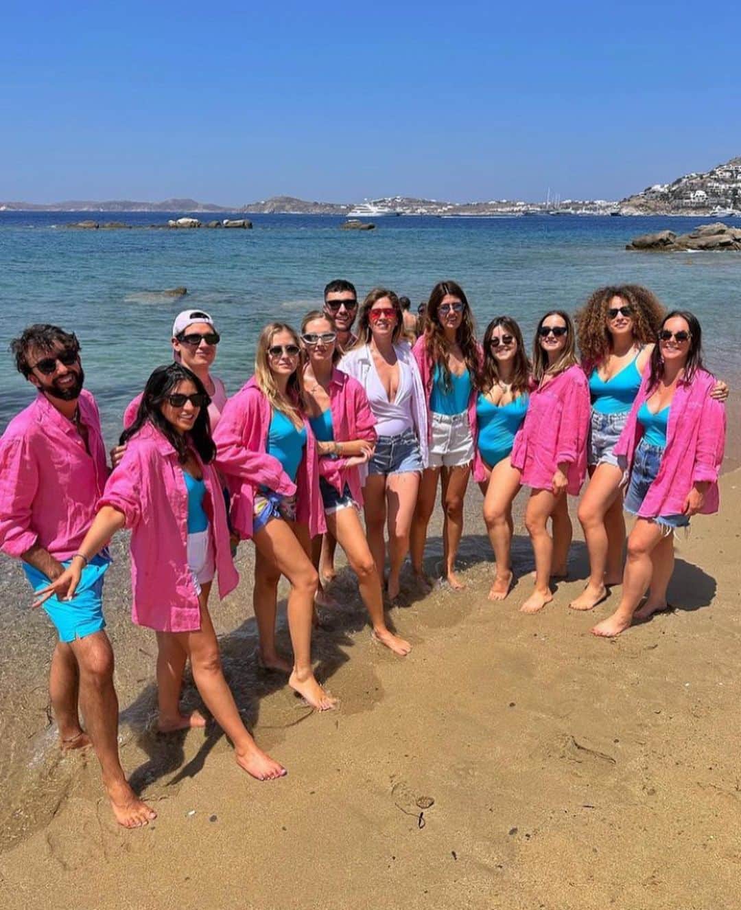 CALZEDONIAさんのインスタグラム写真 - (CALZEDONIAInstagram)「@fraferragni and her squad celebrating her Bachelorette in Greece!   #calzedonia」7月17日 19時34分 - calzedonia