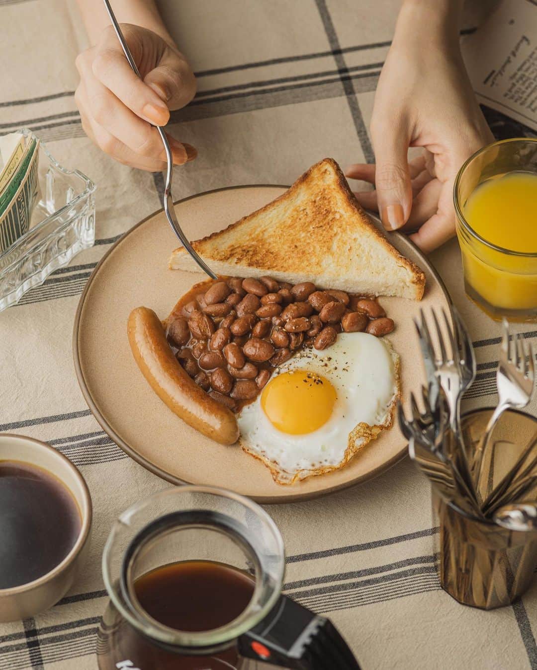 Nanaのインスタグラム：「Breakfast🇬🇧 #vintagestyle」