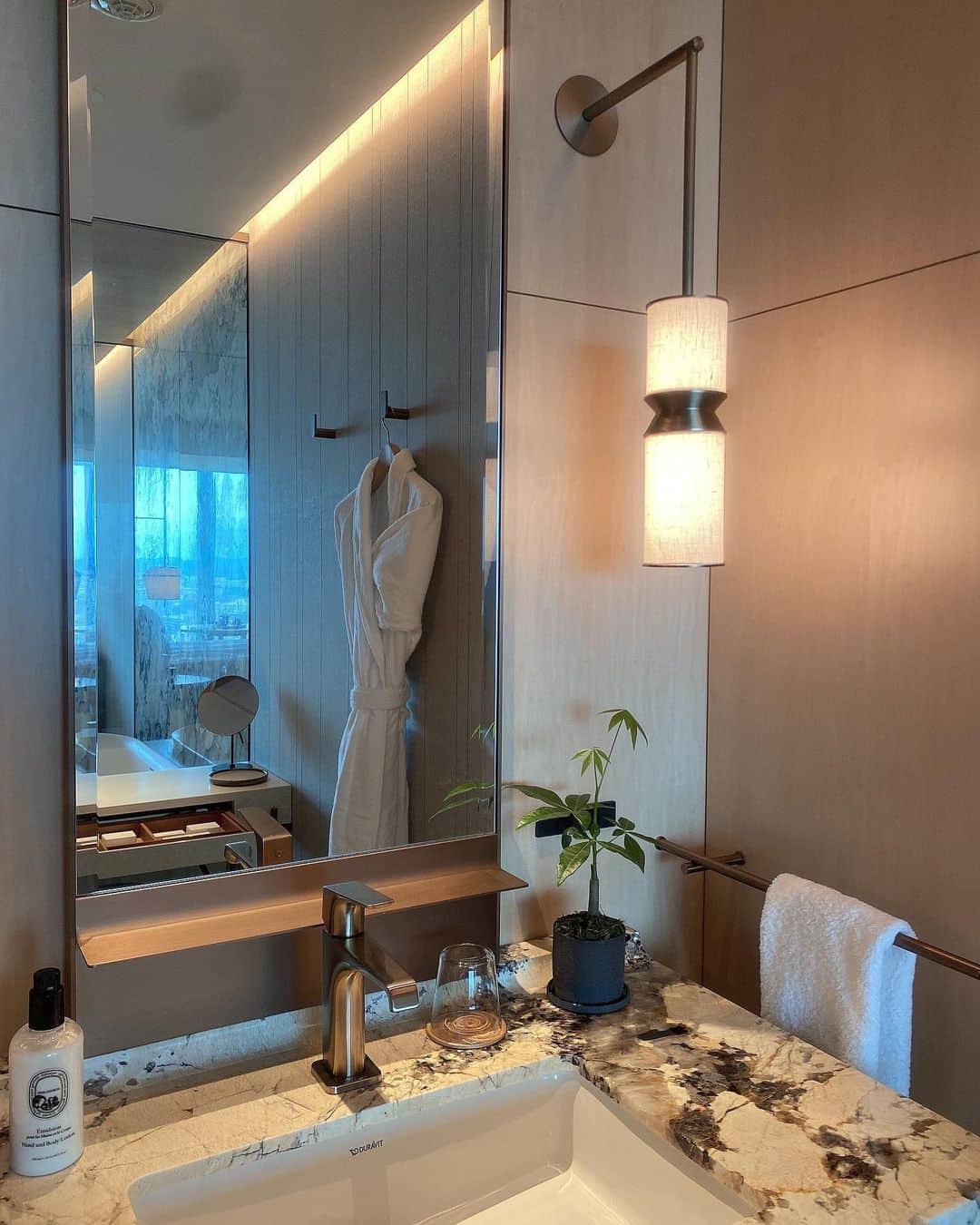 新部宏美のインスタグラム：「📍The Ritz-Carlton, Fukuoka  23年6月に開業したばかり🫶🏻 理想のホテルステイすぎて東京に帰りたくなかった🥹🩵」