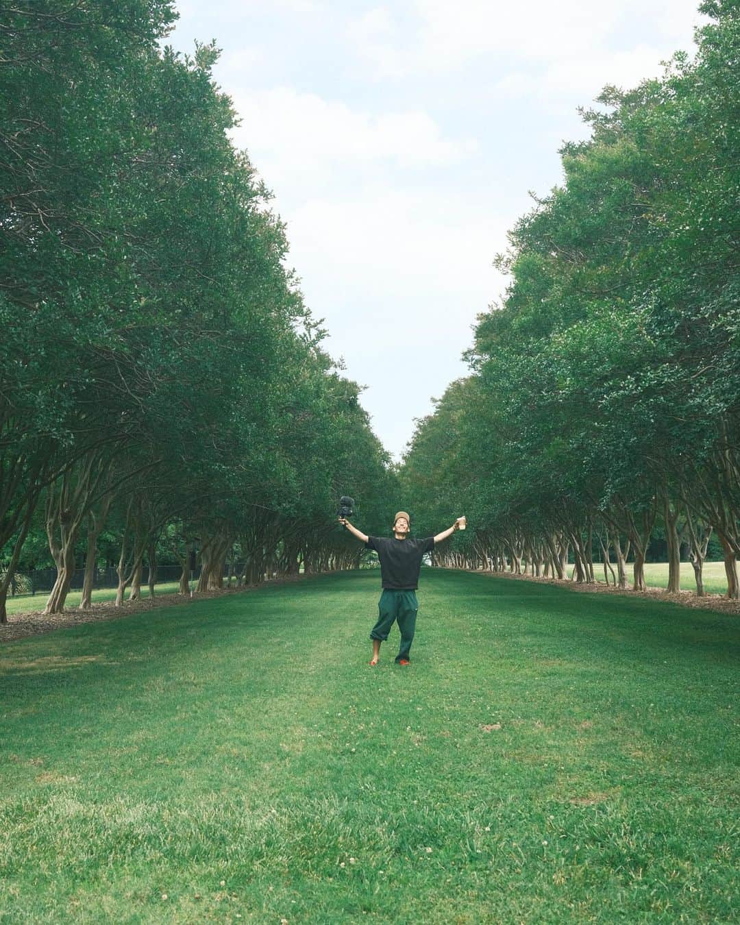 のインスタグラム：「Good Morning ♪ (Be you) is out on Spotify and YouTube music.」