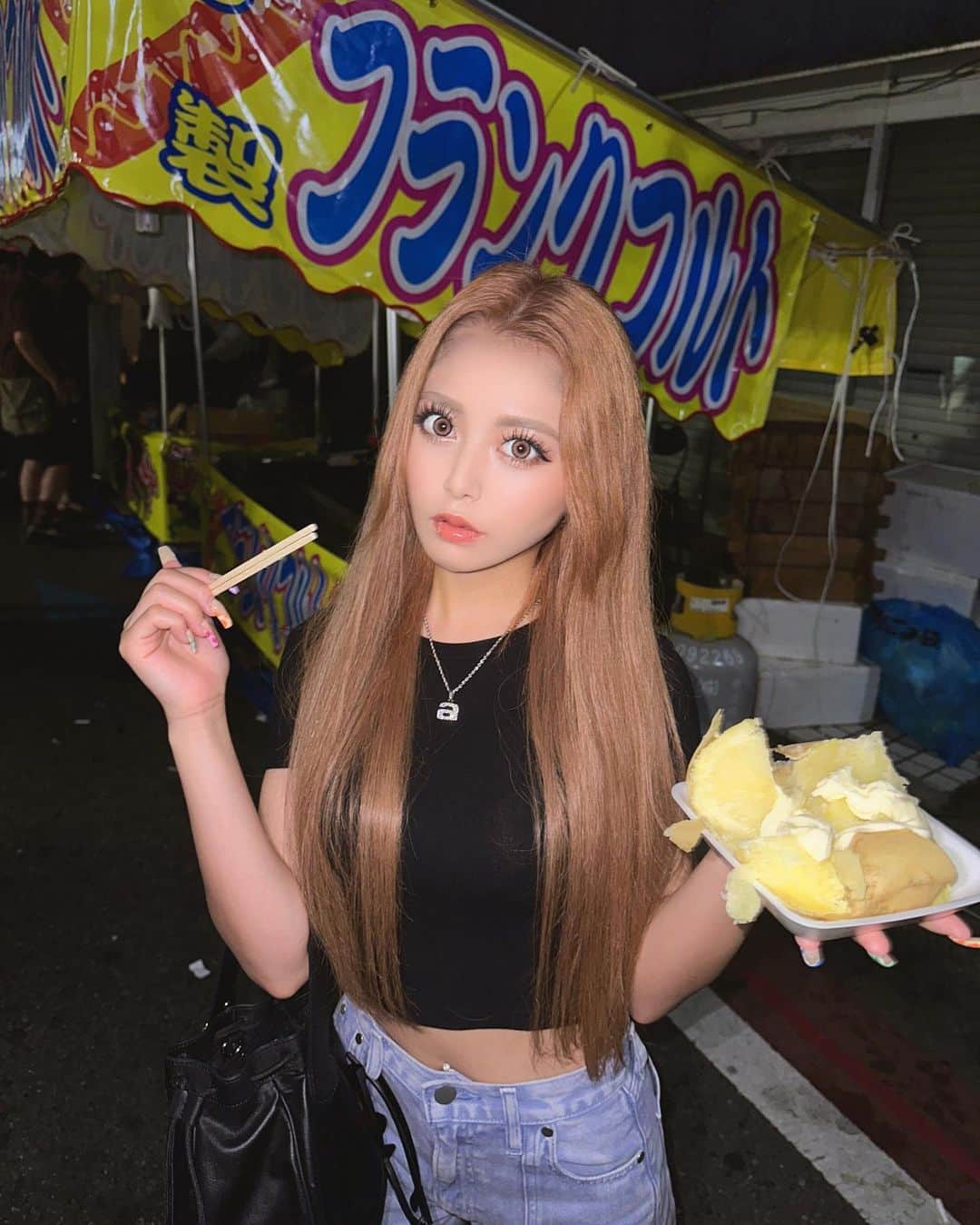 なかむらあんのインスタグラム：「お祭りで絶対食べる屋台なに？？ あんはね〜じゃがバターとベビーカステラ🥔🧸❤️  そしてイメチェンしました✌️ Newオレンジ🍊 人生初でドキドキしたけど可愛い😍 @masarusaito_lowrl さん ありがとうございます😊 お気に入り〜︎🫶」